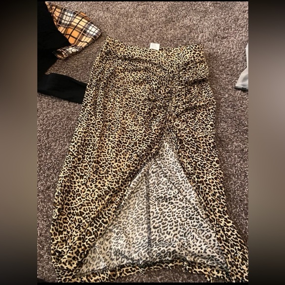 Drawstring Ruched Split Thigh Leopard Skirt - Picture 4 of 4